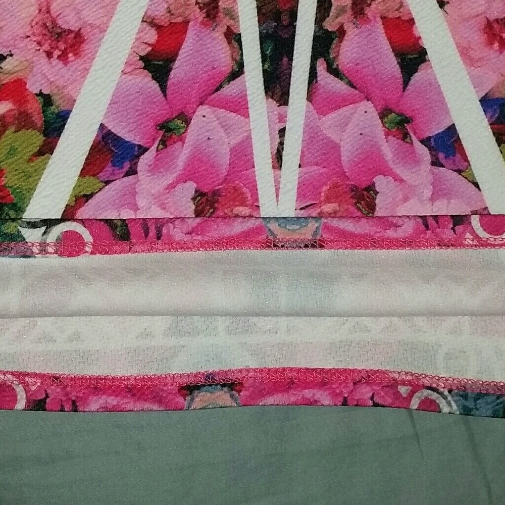 Material Girl | Pink Floral Crop Set - Picture 5 of 6